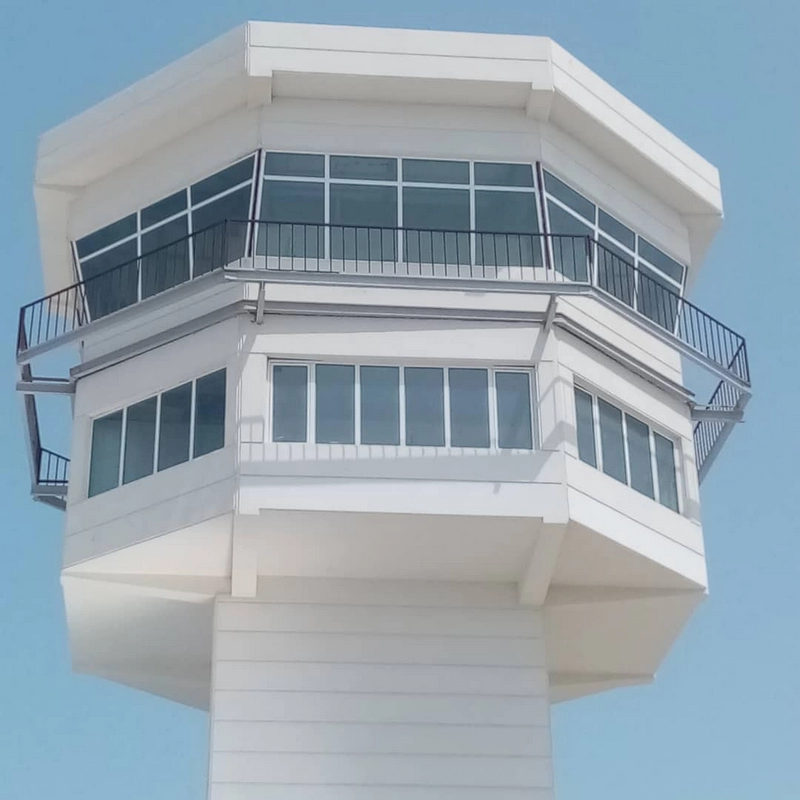 کارفرما: آقای مهندس ده یادگاری - پنجره های برج مراقبت اسکله شهرستان جاسک (پروفیل ترمال بریک آکپا - رنگ سفید) - مجری: شرکت آلومینیوم هرمزگان